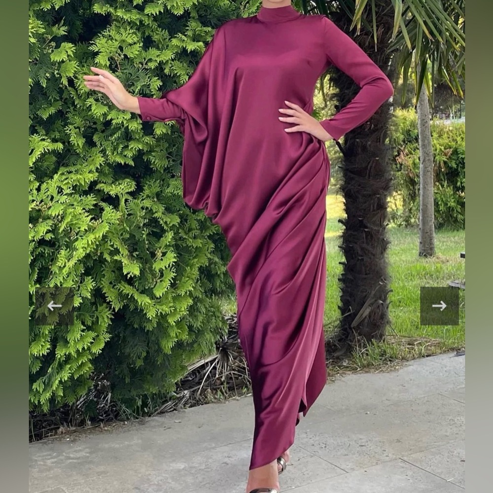 Luxury Maxi Asymmetric Long Sleeve Modest Burdungy Dress XS Size